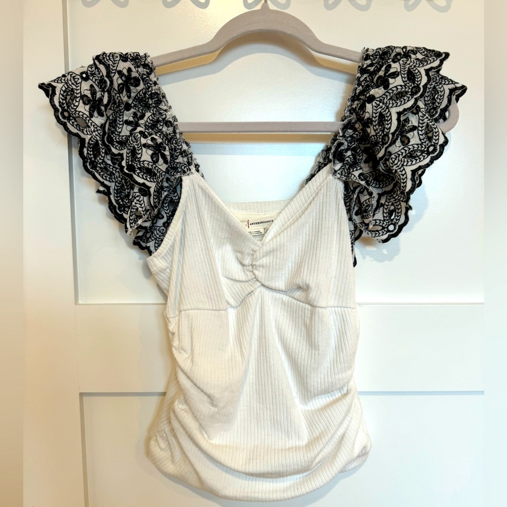 +ANTHROPOLOGIE+ B&W lace ruffle shoulder tank